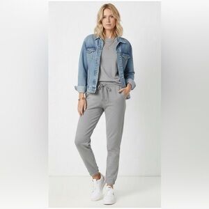 Old Navy Distressed Blue Jean Jacket Size Medium